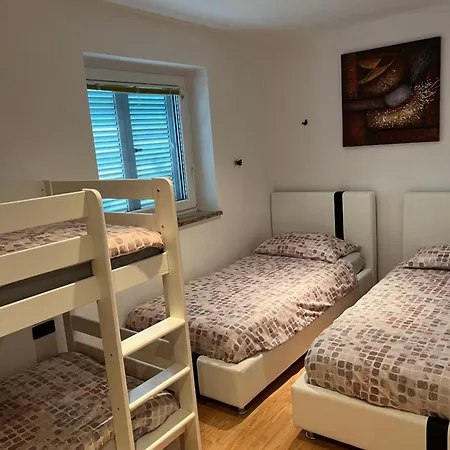 Istriana Apartament *
